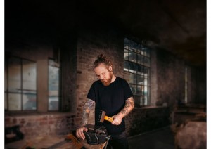 PICARD Fäustel SecuTec® mit gehärteter Stielschutzhülse aus Stahl, mit doppelt geschweiftem Hickorystiel. Sichere Verbindung von geschmiedetem Hammerkopf und Stiel durch Keilschraube. Höchste Abzugswerte ohne weitere Anbauteile. Nr. 43 HS, 2.000 gr.