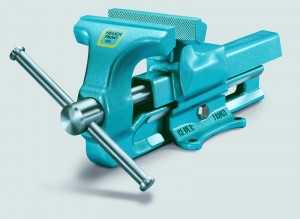 HEUER Schraubstock aus Stahl, Backenbreite 120 mm, Spannweite 150 mm, Spanntiefe 65 mm, Min-Max Rohrspannbacken 16 - 55 mm
