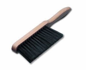 LESSMANN Handfeger mit Holzkörper 4-Reihig PP Polyprophylen
Länge 320 mm/Breite 35 mm/ Besatz 175 mm/Höhe 70 mm