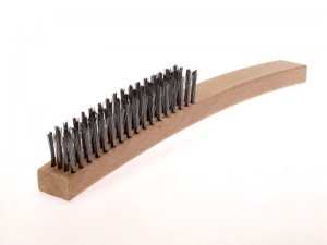 LESSMANN Handbürste Exportmodell mit Holzkörper 4x17-Reihig STA Stahldrat glatt 0,35
Länge 300 mm/Breite 30 mm/Besatz 130 mm/Höhe 25 mm