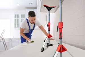 BESSEY Decken- und Montagestütze STE90 mit Pumpgriff
 Verstellweg 575 - 910 mm/Belastungsgrenze max. 350 kg